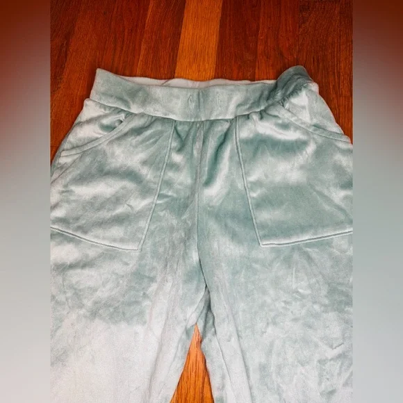 Cat & Jack Kids Plush Lounge Set |Mint Green Velour Top & Joggers | Size L & XL - Picture 11 of 11